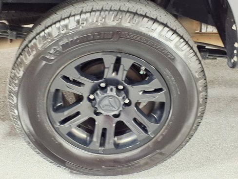 Used 2021 Toyota Tacoma SR w/ SR Convenience Package image 4