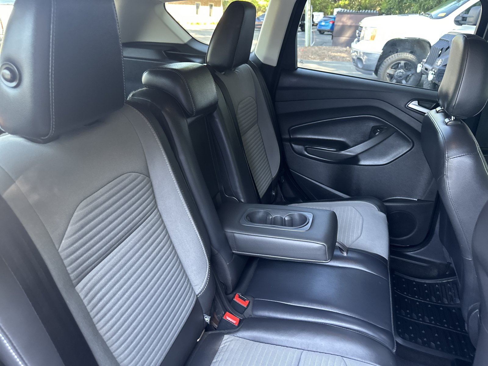 Used 2018 Ford Escape SE w/ SE Sport Appearance Package AWD/4WD image 26