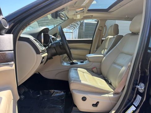 Used 2017 Jeep Grand Cherokee Limited AWD/4WD image 11