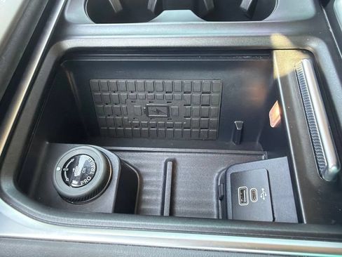Used 2025 Ford Expedition Active AWD/4WD image 50