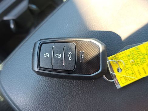 Used 2024 Toyota Tacoma SR image 33