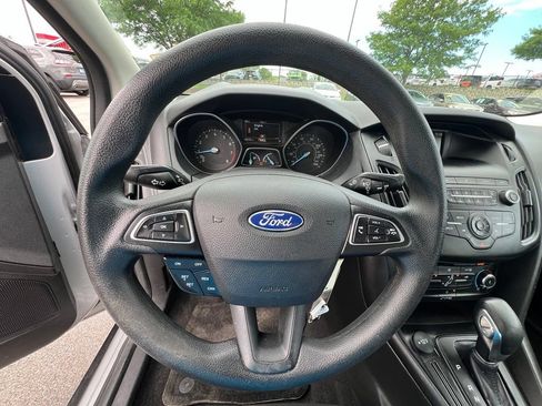 Used 2018 Ford Focus SE FWD image 36