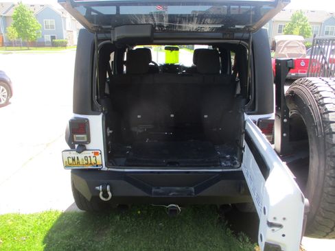 Used 2012 Jeep Wrangler Unlimited Sport image 6