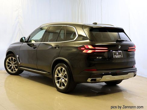 Used 2024 BMW X5 xDrive40i w/ Premium Package AWD/4WD image 9