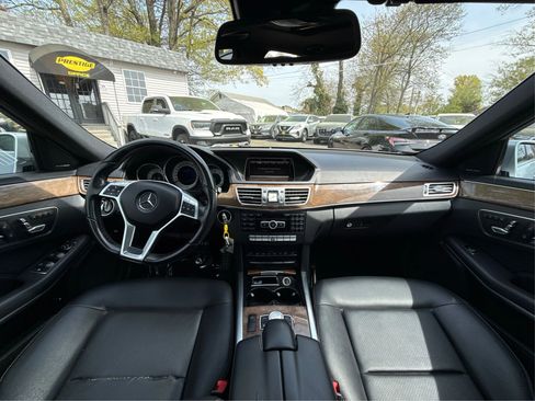 Used 2014 Mercedes-Benz E 350 4MATIC Sedan image 32