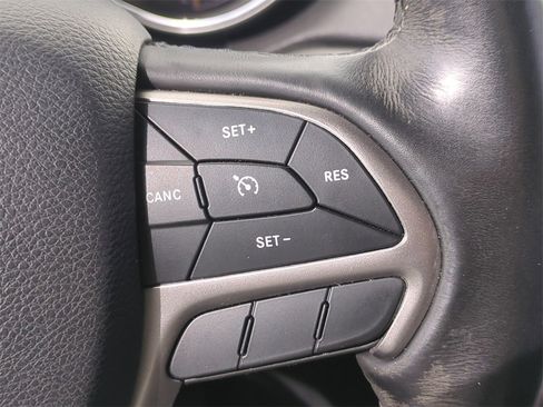 Used 2019 Jeep Grand Cherokee Limited image 29