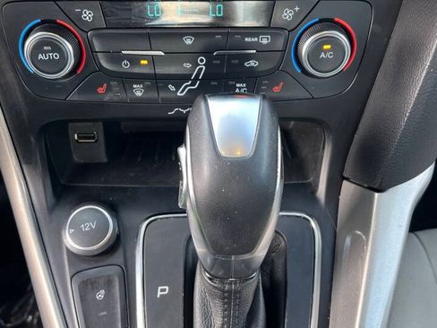 Used 2017 Ford Focus Titanium FWD image 24
