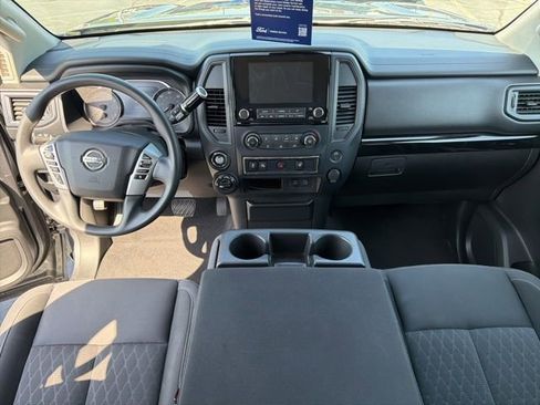 Used 2022 Nissan Titan SV AWD/4WD image 11