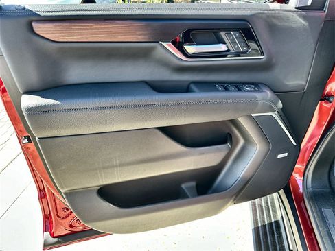 New 2026 GMC Yukon Denali w/ Sun & Power Step Package image 21