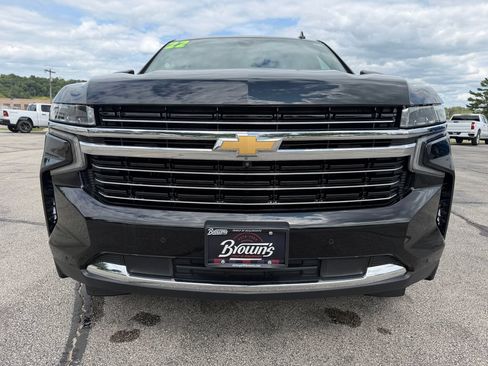 Used 2022 Chevrolet Tahoe LT w/ Luxury Package AWD/4WD image 2