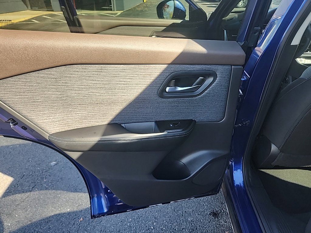 Used 2023 Nissan Rogue SV AWD/4WD image 23