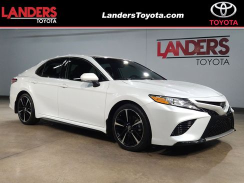 Used 2020 Toyota Camry XSE image 1