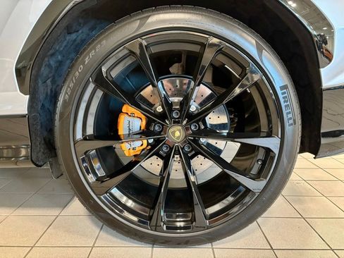 Used 2023 Lamborghini Urus S image 16