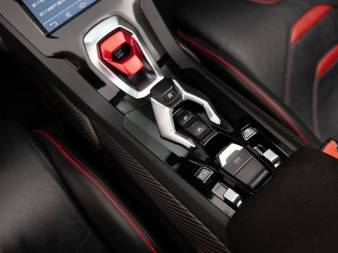 Used 2020 Lamborghini Huracan EVO image 36
