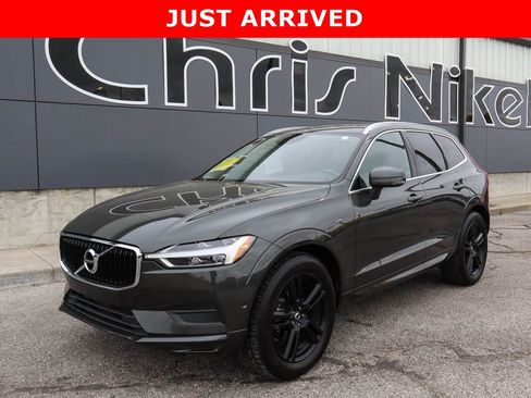 Used 2019 Volvo XC60 T5 Momentum w/ Multimedia Package image 1