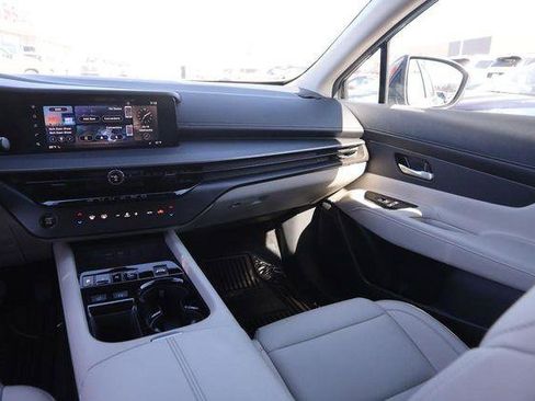 Used 2025 Nissan Murano SV image 25