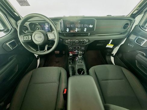 New 2026 Jeep Wrangler Unlimited Rubicon AWD/4WD image 9