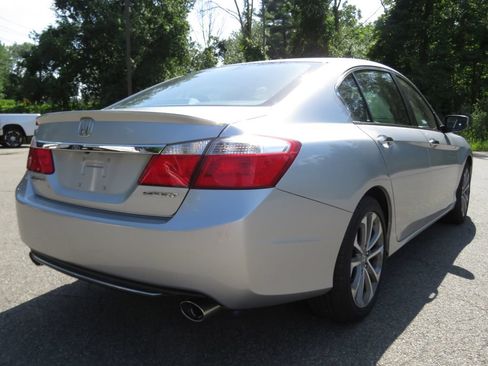 Used 2015 Honda Accord Sport image 5