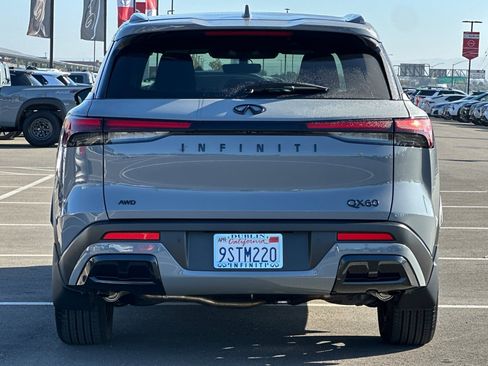 Certified 2025 INFINITI QX60 Luxe w/ Black Edition image 5