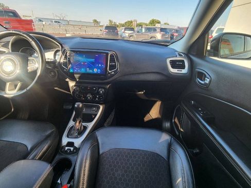 Used 2018 Jeep Compass Latitude w/ Popular Equipment Group FWD image 16