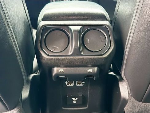 Used 2018 Jeep Wrangler Unlimited Sahara AWD/4WD image 26