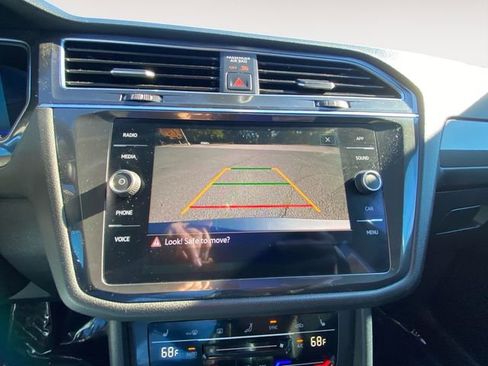 Used 2022 Volkswagen Tiguan SE image 29