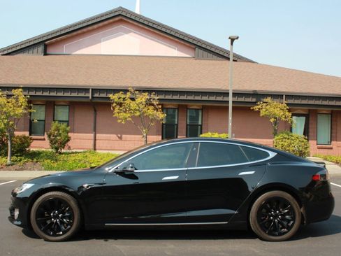 Used 2018 Tesla Model S 75D AWD/4WD image 3