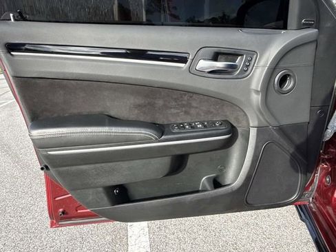 Used 2023 Chrysler 300 C image 18