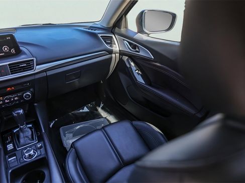 Used 2017 MAZDA MAZDA3 Touring image 30
