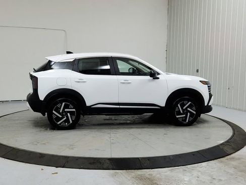 New 2026 Nissan Kicks SV w/ SV Premium Package image 8