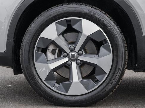 Certified 2023 Volvo XC40 B5 Plus w/ Protection Package Premier image 18