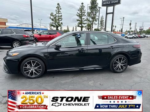 Used 2024 Toyota Camry SE FWD image 4