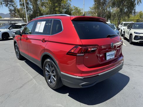 Certified 2023 Volkswagen Tiguan SE w/ Panoramic Sunroof Package FWD image 7