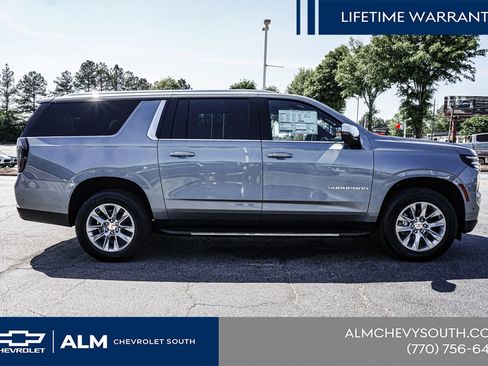 New 2026 Chevrolet Suburban Premier RWD image 10