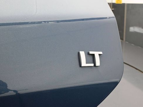 Used 2024 Chevrolet Equinox LT FWD image 33