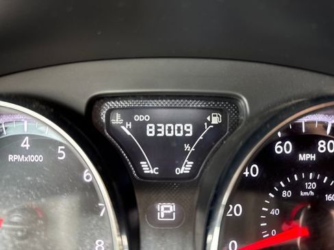Used 2019 Nissan Versa SV FWD image 8