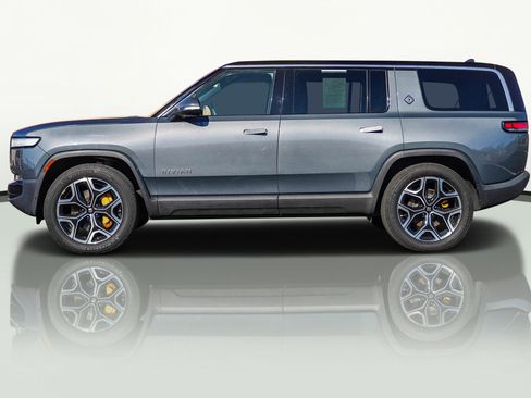Used 2022 Rivian R1S Launch Edition image 8