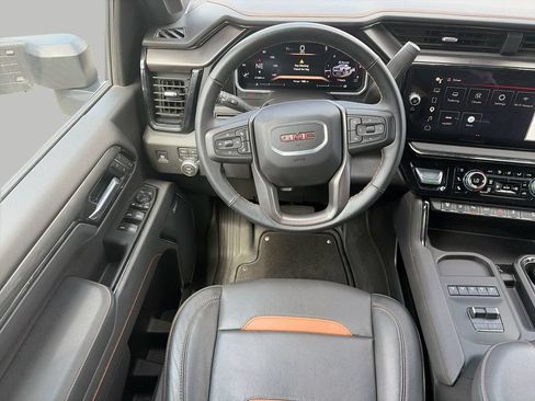 Used 2026 GMC Sierra 2500 AT4 AWD/4WD image 11