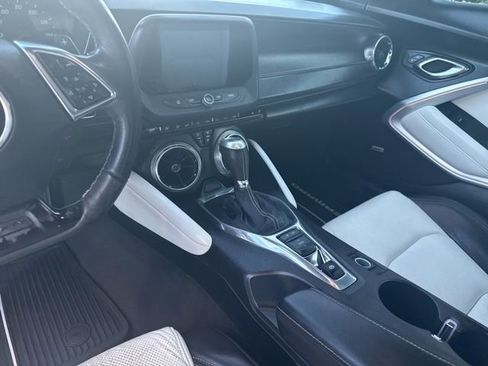Used 2017 Chevrolet Camaro LT image 10