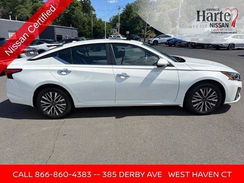 Certified 2023 Nissan Altima 2.5 SV w/ SV Premium Package AWD/4WD image 9
