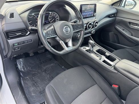 Used 2022 Nissan Sentra SV image 11
