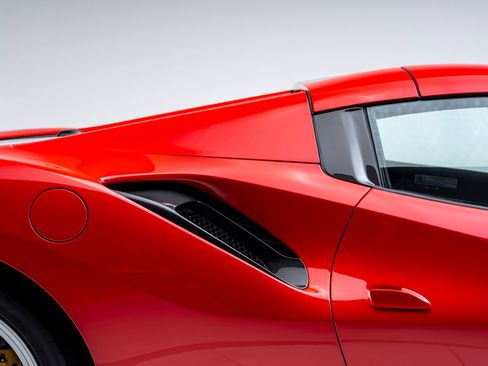 Used 2020 Ferrari 488 Pista Spider image 37