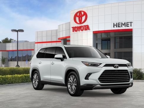 New 2026 Toyota Grand Highlander AWD image 17