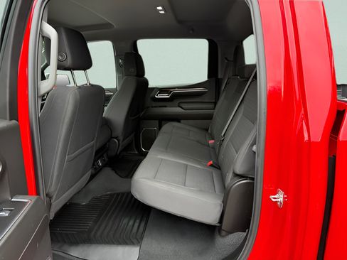 Used 2025 Chevrolet Silverado 1500 LT AWD/4WD image 4