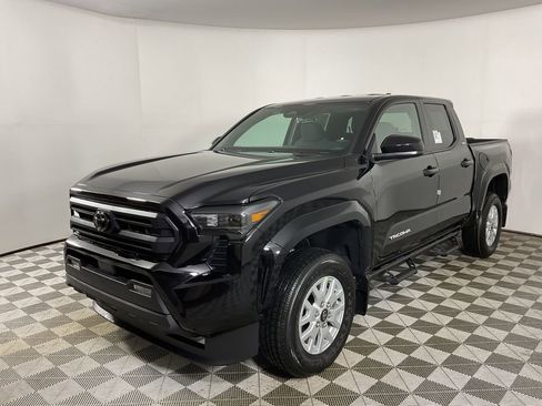 New 2025 Toyota Tacoma SR5 image 3