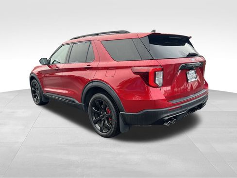 Used 2022 Ford Explorer ST w/ ST Street Pack image 8