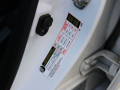 Used 2020 Nissan Sentra SV w/ Trunk Package image 28