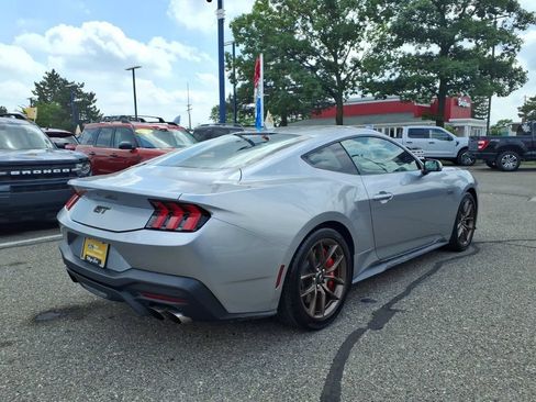 Used 2025 Ford Mustang GT Premium RWD image 6