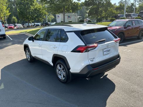 Used 2025 Toyota RAV4 LE AWD/4WD image 8