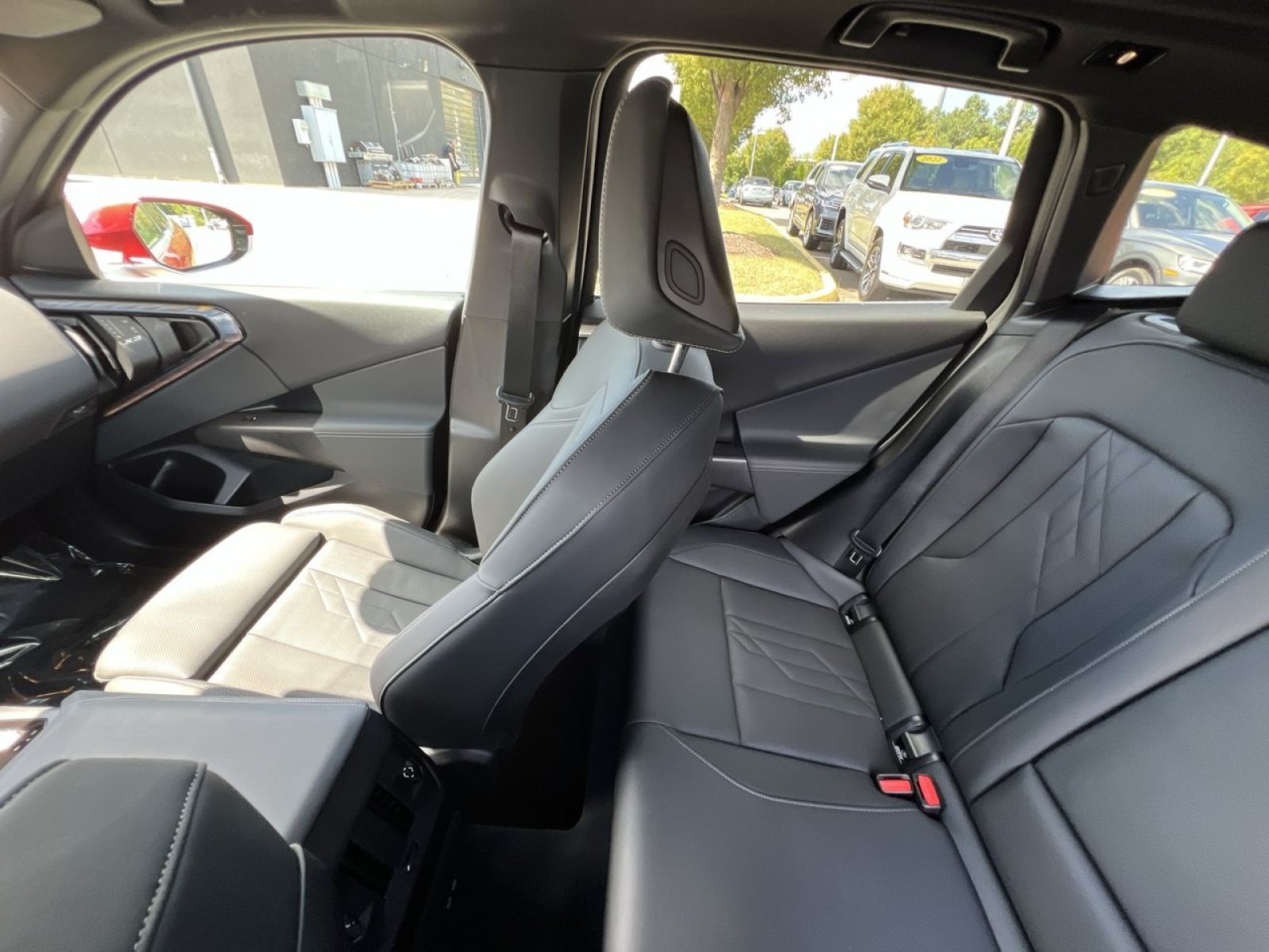 Used 2025 BMW X3 xDrive30i w/ Premium Package AWD/4WD image 11
